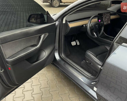 Серый Тесла Model Y, объемом двигателя 0 л и пробегом 138 тыс. км за 20200 $, фото 20 на Automoto.ua
