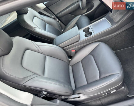 Серый Тесла Model Y, объемом двигателя 0 л и пробегом 31 тыс. км за 23999 $, фото 35 на Automoto.ua