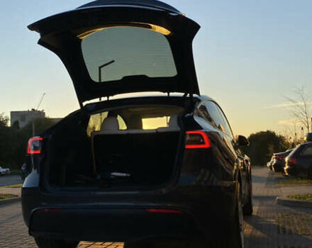 Серый Тесла Model Y, объемом двигателя 0 л и пробегом 98 тыс. км за 25300 $, фото 12 на Automoto.ua