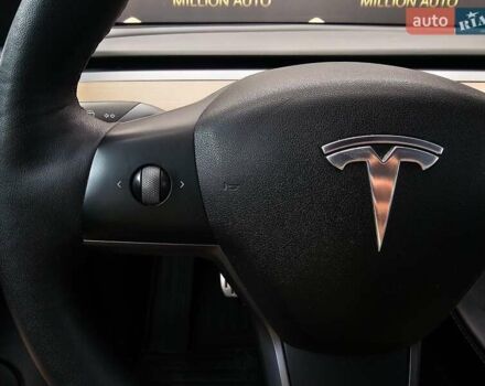 Серый Тесла Model Y, объемом двигателя 0 л и пробегом 97 тыс. км за 25300 $, фото 23 на Automoto.ua