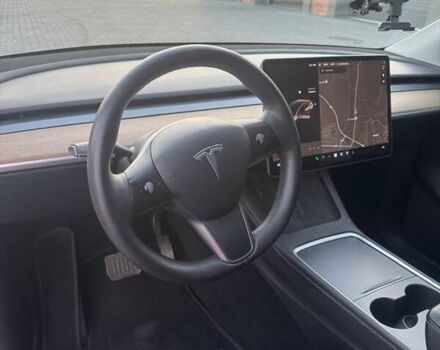 Серый Тесла Model Y, объемом двигателя 0 л и пробегом 28 тыс. км за 24500 $, фото 4 на Automoto.ua