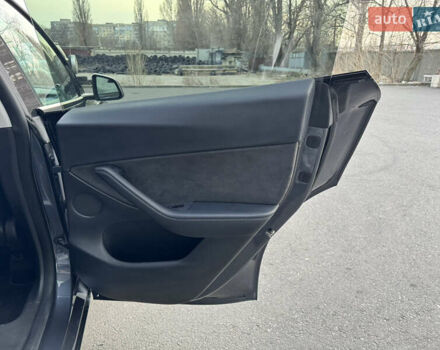 Серый Тесла Model Y, объемом двигателя 0 л и пробегом 31 тыс. км за 23999 $, фото 37 на Automoto.ua