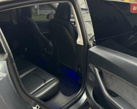 Серый Тесла Model Y, объемом двигателя 0 л и пробегом 138 тыс. км за 20200 $, фото 35 на Automoto.ua