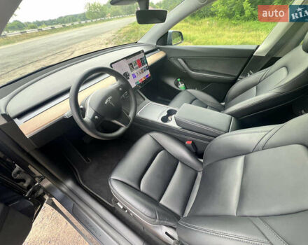 Серый Тесла Model Y, объемом двигателя 0 л и пробегом 61 тыс. км за 29000 $, фото 6 на Automoto.ua