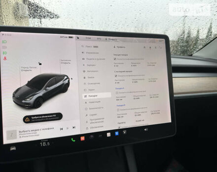 Серый Тесла Model Y, объемом двигателя 0 л и пробегом 33 тыс. км за 29900 $, фото 7 на Automoto.ua