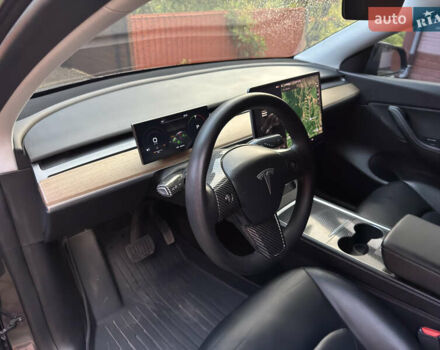 Серый Тесла Model Y, объемом двигателя 0 л и пробегом 78 тыс. км за 28000 $, фото 6 на Automoto.ua