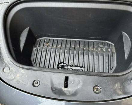 Серый Тесла Model Y, объемом двигателя 0 л и пробегом 85 тыс. км за 23000 $, фото 13 на Automoto.ua