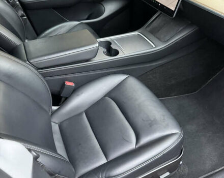 Серый Тесла Model Y, объемом двигателя 0 л и пробегом 85 тыс. км за 23000 $, фото 7 на Automoto.ua