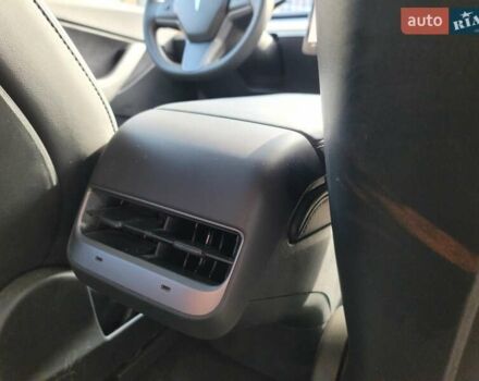 Сірий Тесла Model Y, об'ємом двигуна 0 л та пробігом 6 тис. км за 31000 $, фото 29 на Automoto.ua