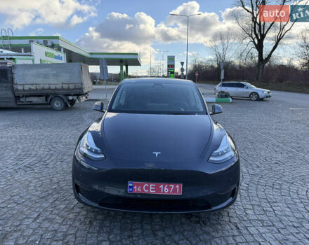 Серый Тесла Model Y, объемом двигателя 0 л и пробегом 51 тыс. км за 24000 $, фото 2 на Automoto.ua
