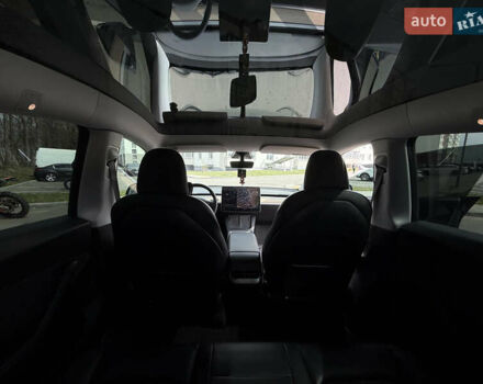 Сірий Тесла Model Y, об'ємом двигуна 0 л та пробігом 96 тис. км за 27500 $, фото 49 на Automoto.ua