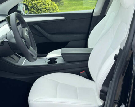 Серый Тесла Model Y, объемом двигателя 0 л и пробегом 20 тыс. км за 21500 $, фото 3 на Automoto.ua
