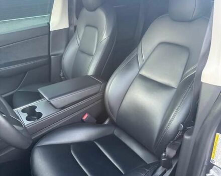 Серый Тесла Model Y, объемом двигателя 0 л и пробегом 28 тыс. км за 24500 $, фото 6 на Automoto.ua