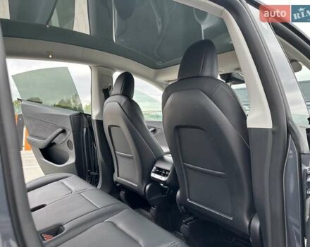 Сірий Тесла Model Y, об'ємом двигуна 0 л та пробігом 47 тис. км за 29999 $, фото 32 на Automoto.ua