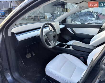 Серый Тесла Model Y, объемом двигателя 0 л и пробегом 65 тыс. км за 19300 $, фото 18 на Automoto.ua