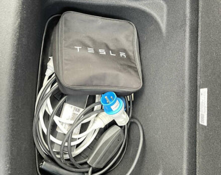 Серый Тесла Model Y, объемом двигателя 0 л и пробегом 65 тыс. км за 27400 $, фото 10 на Automoto.ua