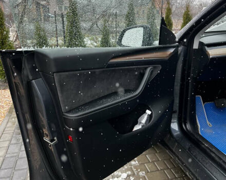 Серый Тесла Model Y, объемом двигателя 0 л и пробегом 22 тыс. км за 27000 $, фото 6 на Automoto.ua