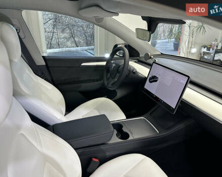 Серый Тесла Model Y, объемом двигателя 0 л и пробегом 11 тыс. км за 40000 $, фото 4 на Automoto.ua