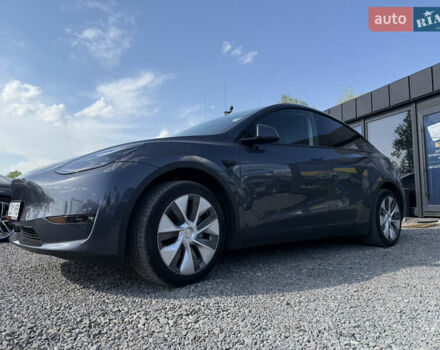 Серый Тесла Model Y, объемом двигателя 0 л и пробегом 31 тыс. км за 24800 $, фото 1 на Automoto.ua