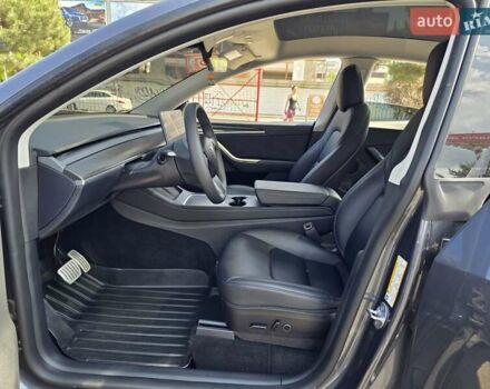 Серый Тесла Model Y, объемом двигателя 0 л и пробегом 34 тыс. км за 27500 $, фото 25 на Automoto.ua