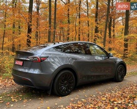 Серый Тесла Model Y, объемом двигателя 0 л и пробегом 95 тыс. км за 24900 $, фото 4 на Automoto.ua