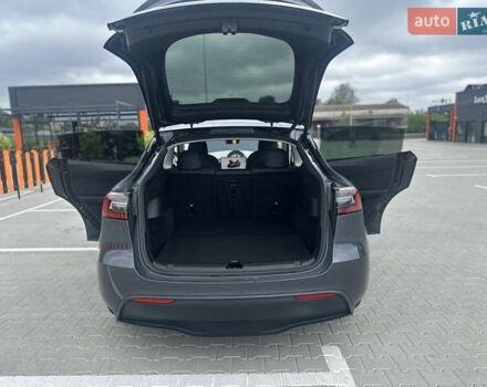 Сірий Тесла Model Y, об'ємом двигуна 0 л та пробігом 47 тис. км за 29999 $, фото 46 на Automoto.ua