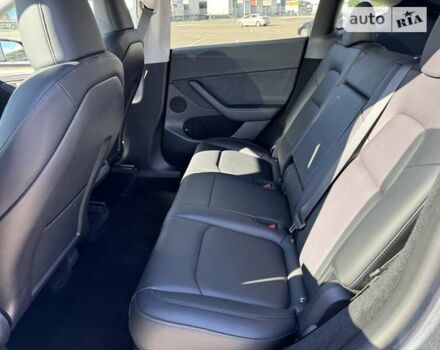 Серый Тесла Model Y, объемом двигателя 0 л и пробегом 15 тыс. км за 33500 $, фото 13 на Automoto.ua