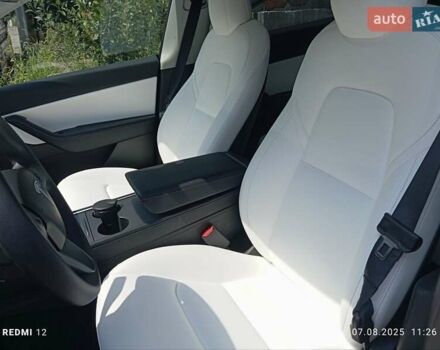Серый Тесла Model Y, объемом двигателя 0 л и пробегом 113 тыс. км за 24500 $, фото 1 на Automoto.ua