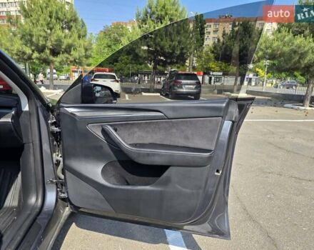 Серый Тесла Model Y, объемом двигателя 0 л и пробегом 34 тыс. км за 27500 $, фото 35 на Automoto.ua