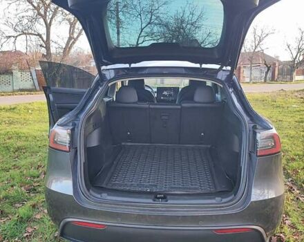 Серый Тесла Model Y, объемом двигателя 0 л и пробегом 160 тыс. км за 24500 $, фото 17 на Automoto.ua