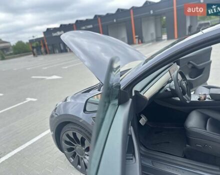 Сірий Тесла Model Y, об'ємом двигуна 0 л та пробігом 47 тис. км за 29999 $, фото 45 на Automoto.ua