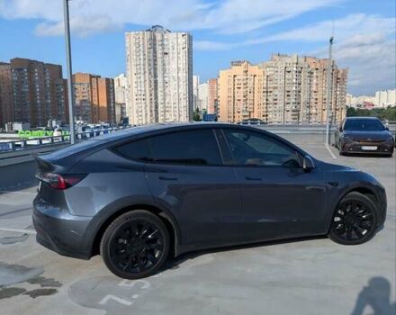 Серый Тесла Model Y, объемом двигателя 0 л и пробегом 27 тыс. км за 27000 $, фото 2 на Automoto.ua