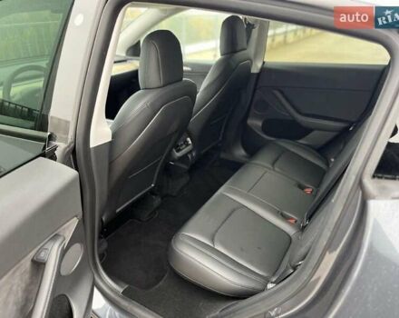 Серый Тесла Model Y, объемом двигателя 0 л и пробегом 59 тыс. км за 24100 $, фото 4 на Automoto.ua