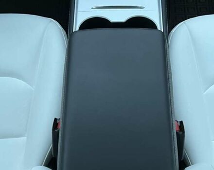 Серый Тесла Model Y, объемом двигателя 0 л и пробегом 19 тыс. км за 29999 $, фото 54 на Automoto.ua
