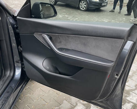 Сірий Тесла Model Y, об'ємом двигуна 0 л та пробігом 118 тис. км за 25900 $, фото 30 на Automoto.ua
