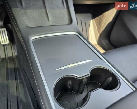 Серый Тесла Model Y, объемом двигателя 0 л и пробегом 34 тыс. км за 27500 $, фото 31 на Automoto.ua