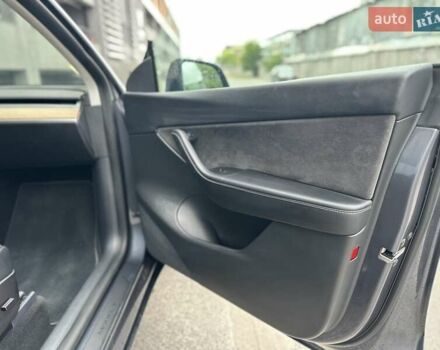 Сірий Тесла Model Y, об'ємом двигуна 0 л та пробігом 121 тис. км за 25000 $, фото 22 на Automoto.ua