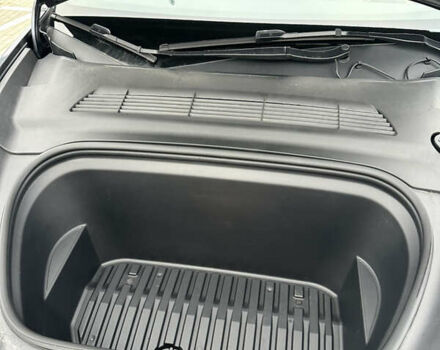 Серый Тесла Model Y, объемом двигателя 0 л и пробегом 58 тыс. км за 28500 $, фото 26 на Automoto.ua