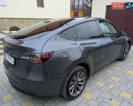Серый Тесла Model Y, объемом двигателя 0 л и пробегом 27 тыс. км за 25900 $, фото 4 на Automoto.ua