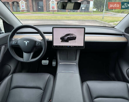 Серый Тесла Model Y, объемом двигателя 0 л и пробегом 27 тыс. км за 27500 $, фото 18 на Automoto.ua