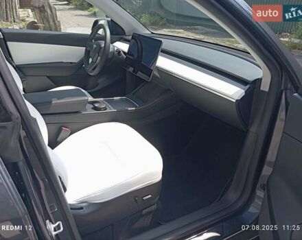Серый Тесла Model Y, объемом двигателя 0 л и пробегом 113 тыс. км за 24500 $, фото 6 на Automoto.ua