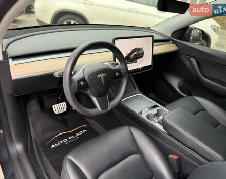Серый Тесла Model Y, объемом двигателя 0 л и пробегом 53 тыс. км за 28000 $, фото 42 на Automoto.ua
