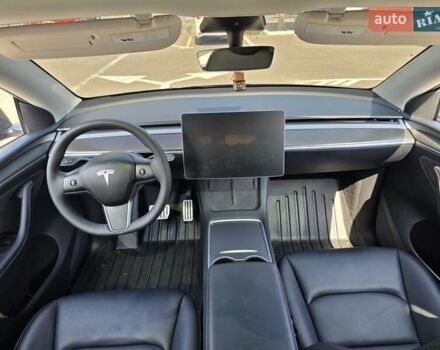 Серый Тесла Model Y, объемом двигателя 0 л и пробегом 34 тыс. км за 27500 $, фото 21 на Automoto.ua