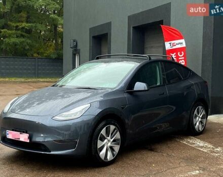 Серый Тесла Model Y, объемом двигателя 0 л и пробегом 61 тыс. км за 30999 $, фото 3 на Automoto.ua