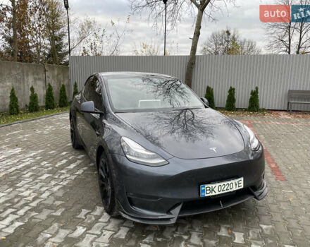 Сірий Тесла Model Y, об'ємом двигуна 0 л та пробігом 118 тис. км за 25900 $, фото 6 на Automoto.ua
