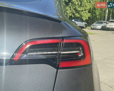 Серый Тесла Model Y, объемом двигателя 0 л и пробегом 51 тыс. км за 37000 $, фото 1 на Automoto.ua