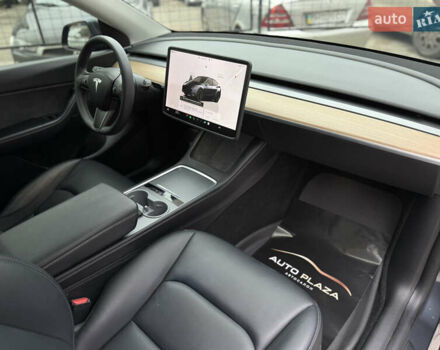 Серый Тесла Model Y, объемом двигателя 0 л и пробегом 53 тыс. км за 28000 $, фото 43 на Automoto.ua