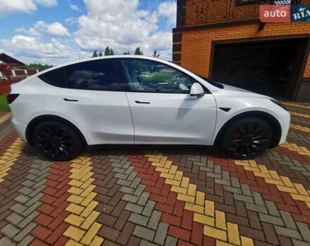 Серый Тесла Model Y, объемом двигателя 0 л и пробегом 4 тыс. км за 32999 $, фото 4 на Automoto.ua