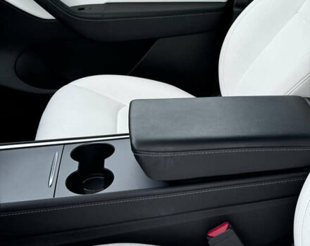 Серый Тесла Model Y, объемом двигателя 0 л и пробегом 26 тыс. км за 28900 $, фото 38 на Automoto.ua