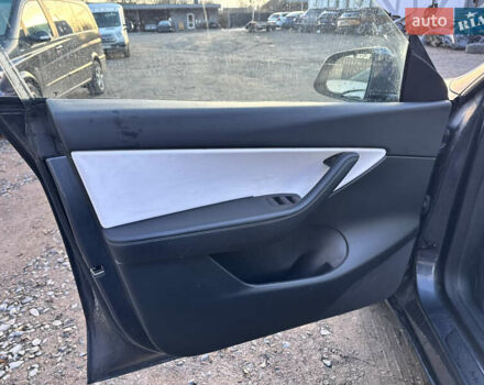 Серый Тесла Model Y, объемом двигателя 0 л и пробегом 65 тыс. км за 19300 $, фото 17 на Automoto.ua